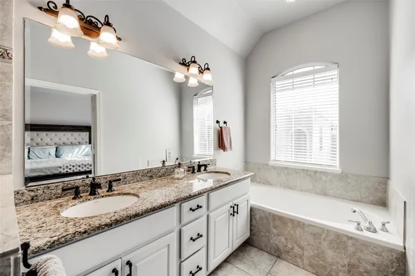 $2,650 | 5212 Washington Avenue, Houston, TX 77007
