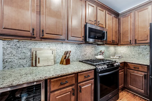 $2,650 | 5212 Washington Avenue, Houston, TX 77007
