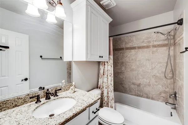 $2,650 | 5212 Washington Avenue, Houston, TX 77007