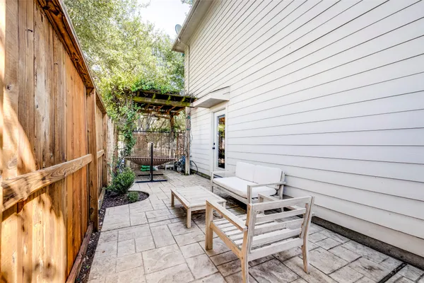 $2,650 | 5212 Washington Avenue, Houston, TX 77007