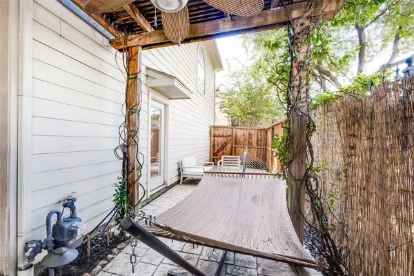 $2,650 | 5212 Washington Avenue, Houston, TX 77007