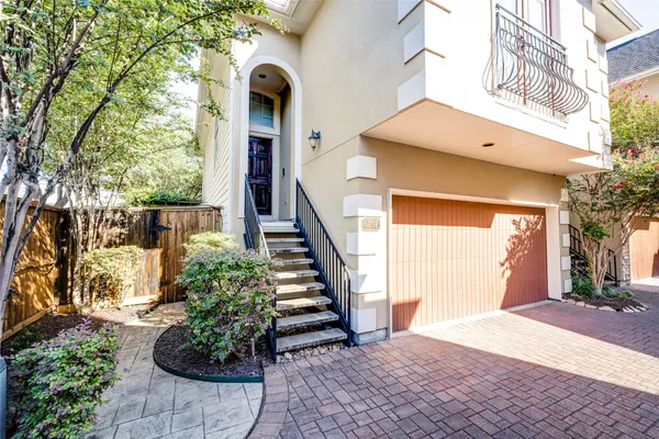 $2,650 | 5212 Washington Avenue, Houston, TX 77007