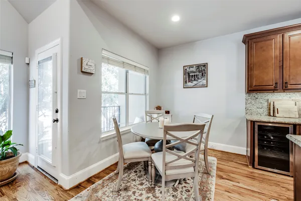 $2,650 | 5212 Washington Avenue, Houston, TX 77007