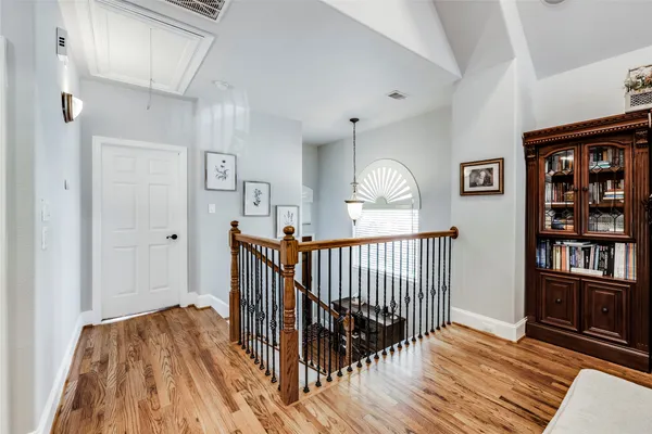 $2,650 | 5212 Washington Avenue, Houston, TX 77007