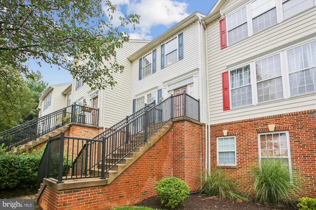 $310,000 | 6506 Wiltshire Drive, Unit 205, Frederick, MD 21703