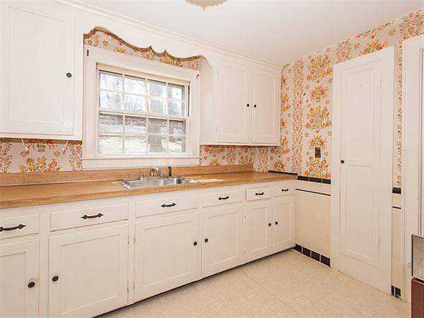 6 Glenburnie Road Boston, MA 02132 - Photo 5 of 11 Gallery Image 5