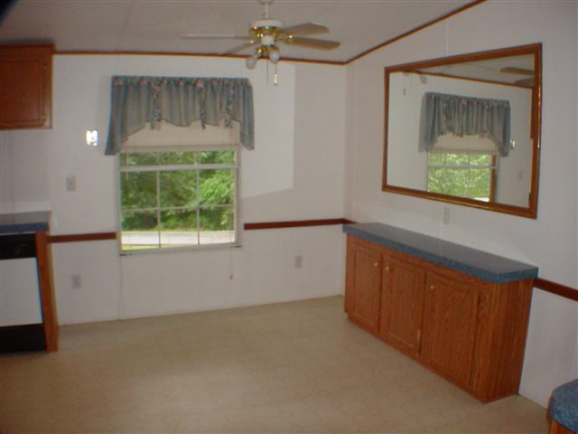 307 Campbell Lake Road Greer, SC 29651 - Photo 5 of 12 Gallery Image 5