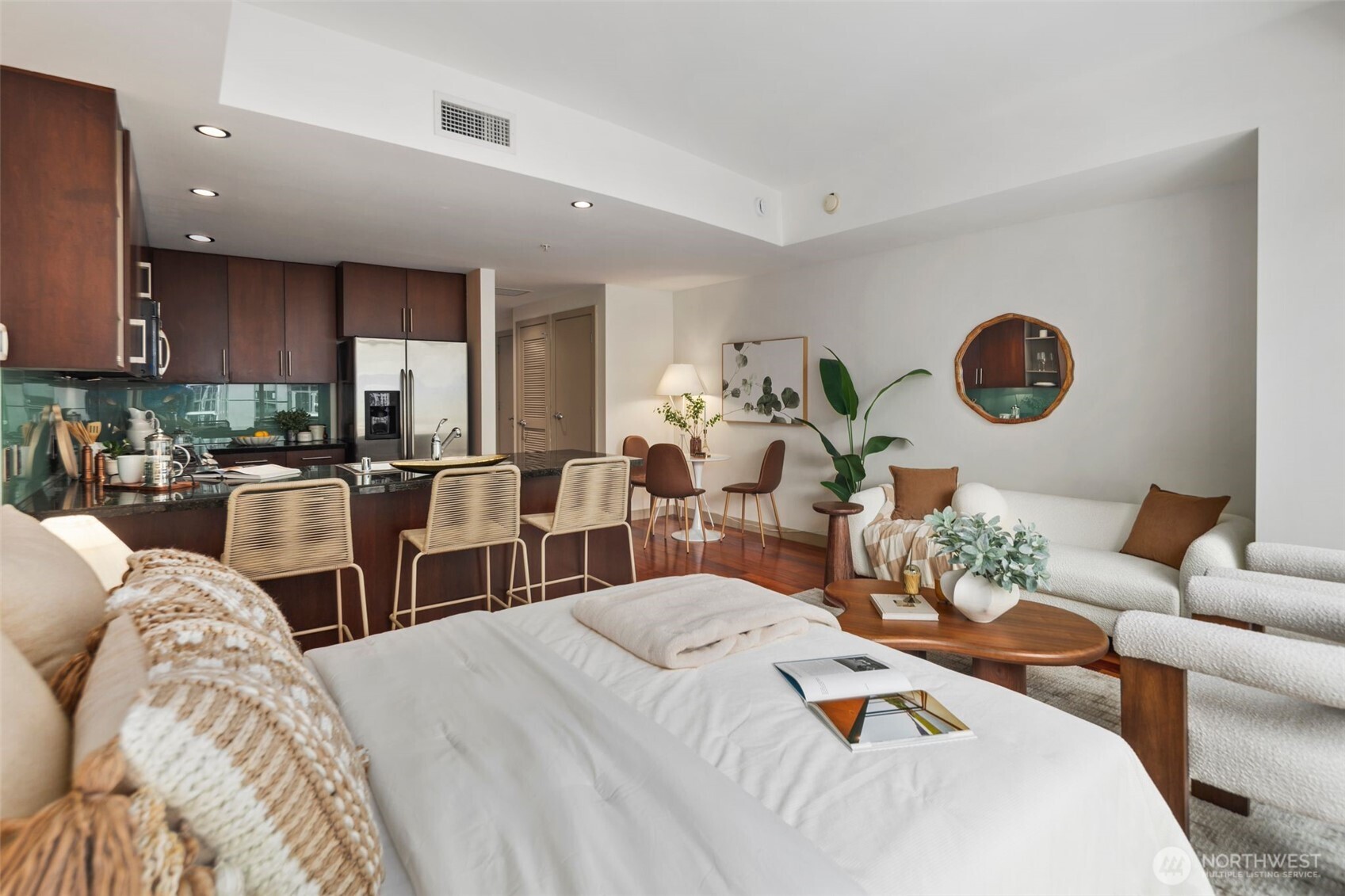 900 Lenora Street, Unit W702 Seattle, WA 98121 - Photo 4 of 40