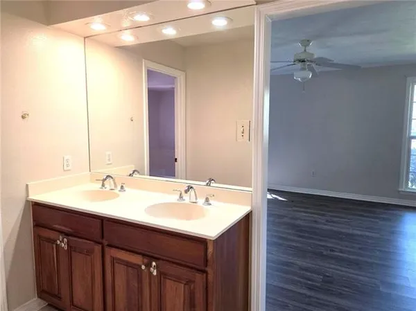 $3,200 | 12 Chateau Magdelaine Drive, Kenner, LA 70065