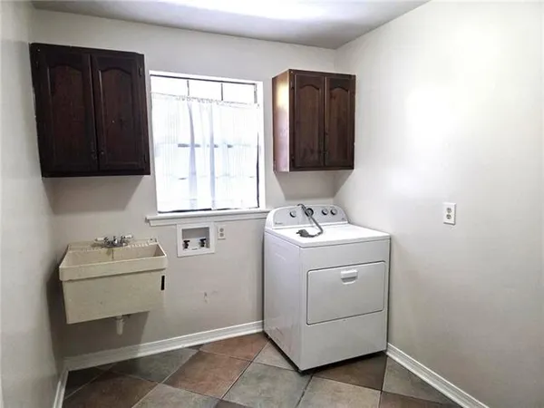 $3,200 | 12 Chateau Magdelaine Drive, Kenner, LA 70065