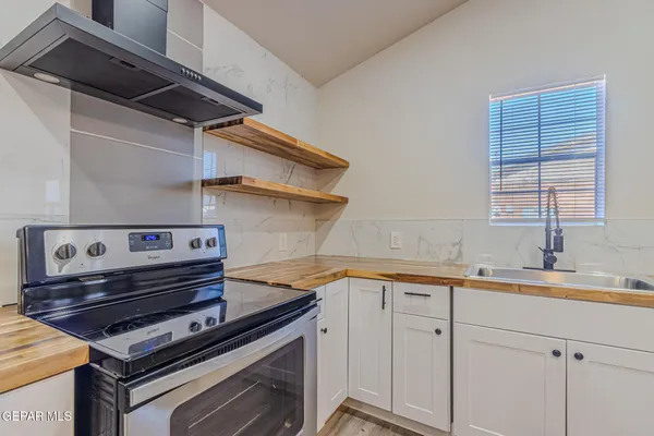 $290,000 | 905 Summer Street, Van Horn, TX 79855