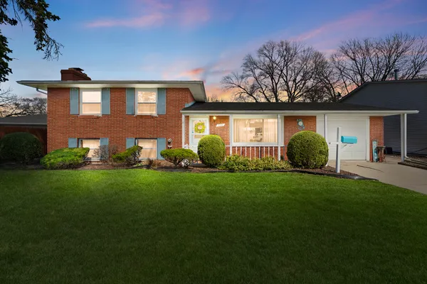 $255,000 | 17541 Maple Avenue, Lansing, IL 60438