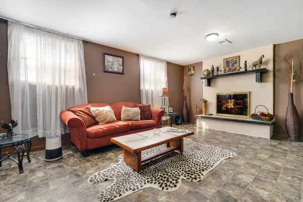 $255,000 | 17541 Maple Avenue, Lansing, IL 60438