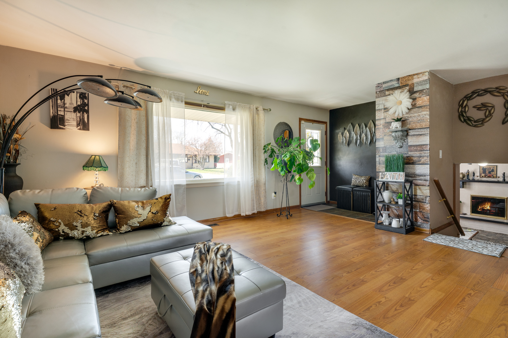 17541 Maple Avenue Lansing, IL 60438 - Photo 4 of 22