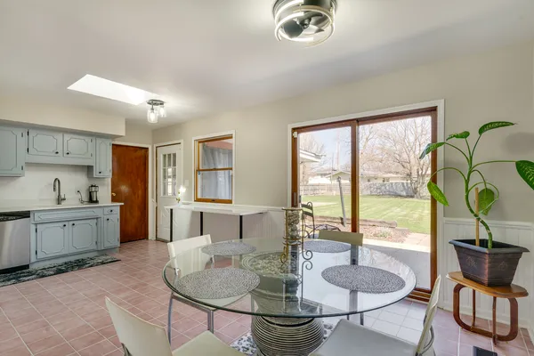 $255,000 | 17541 Maple Avenue, Lansing, IL 60438