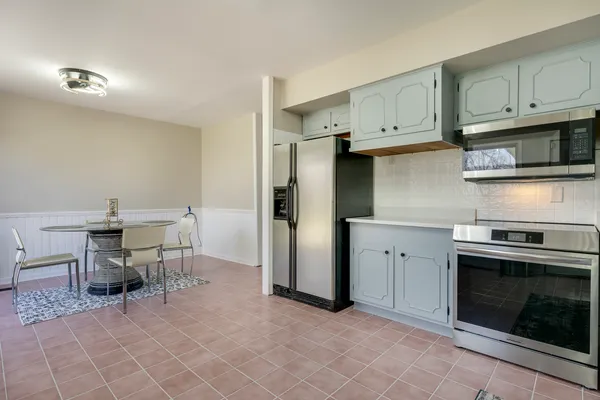 $255,000 | 17541 Maple Avenue, Lansing, IL 60438