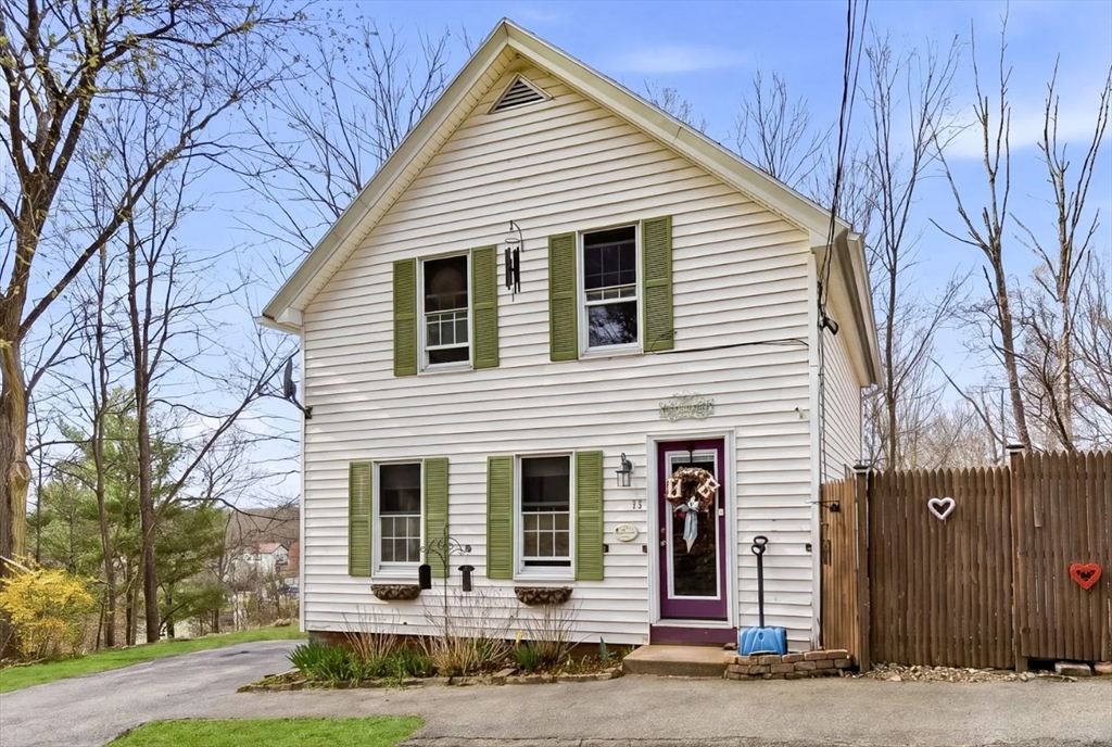 13 Keyes Street Warren, MA 01083 - Photo 2 of 16