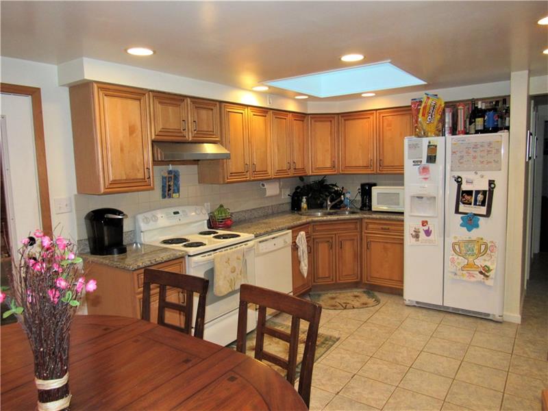 689 Pine Valley Drive Plum, PA 15239 - Photo 4 of 25