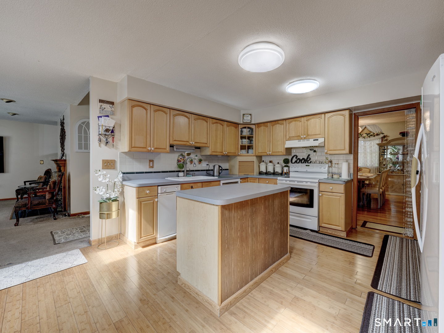 300 Hilltop Road Watertown, CT 06779 - Photo 13 of 39