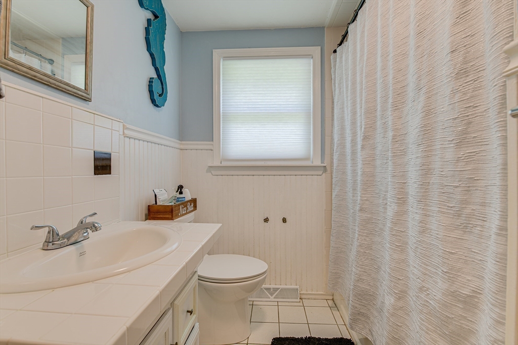 11 Topliff Street Billerica, MA 01821 - Photo 18 of 23