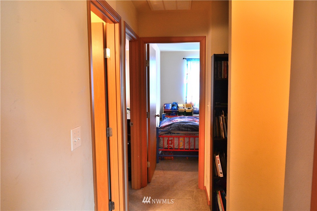660 Rivenhurst Street Bremerton, WA 98310 - Photo 9 of 16 Gallery Image 9