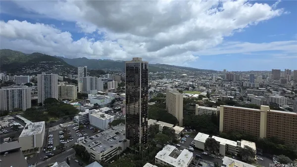 $3,600 | 1500 Rycroft Street, Unit 3407R, Honolulu, HI 96814
