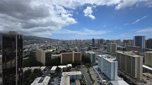$3,600 | 1500 Rycroft Street, Unit 3407R, Honolulu, HI 96814