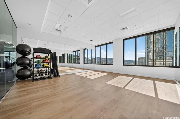 $3,600 | 1500 Rycroft Street, Unit 3407R, Honolulu, HI 96814