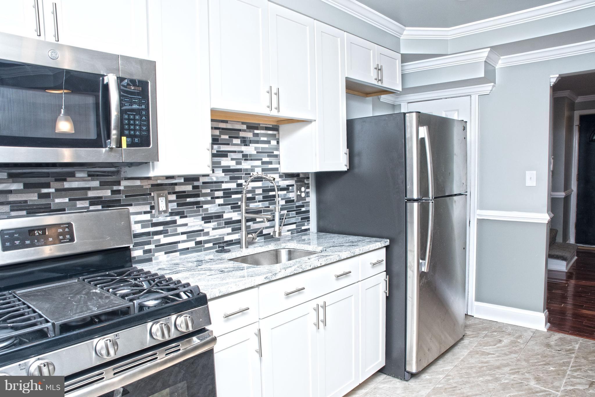 711 Wicklow Road Baltimore, MD 21229 - Photo 2 of 28 Interior (General)