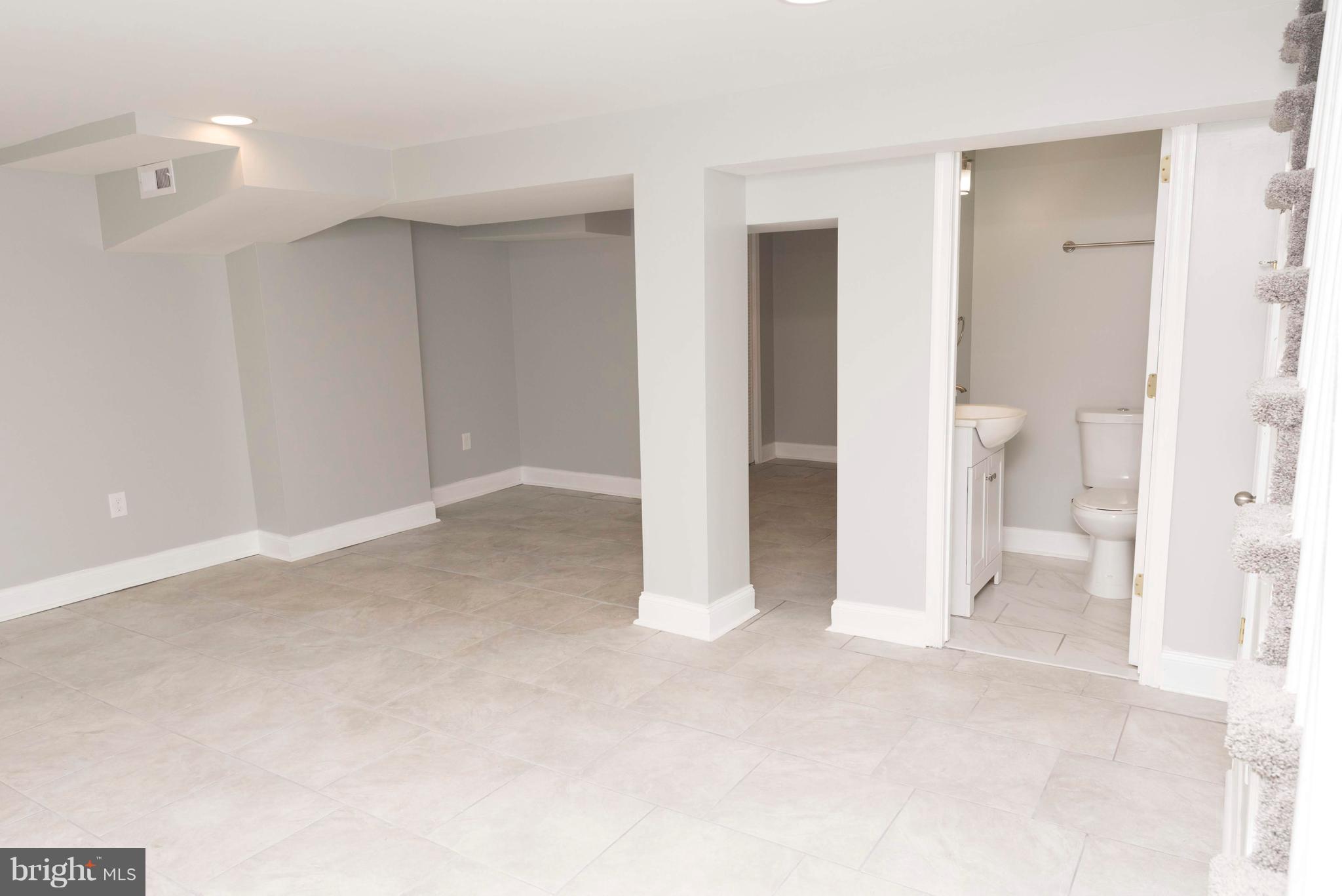 711 Wicklow Road Baltimore, MD 21229 - Photo 14 of 28 Interior (General)