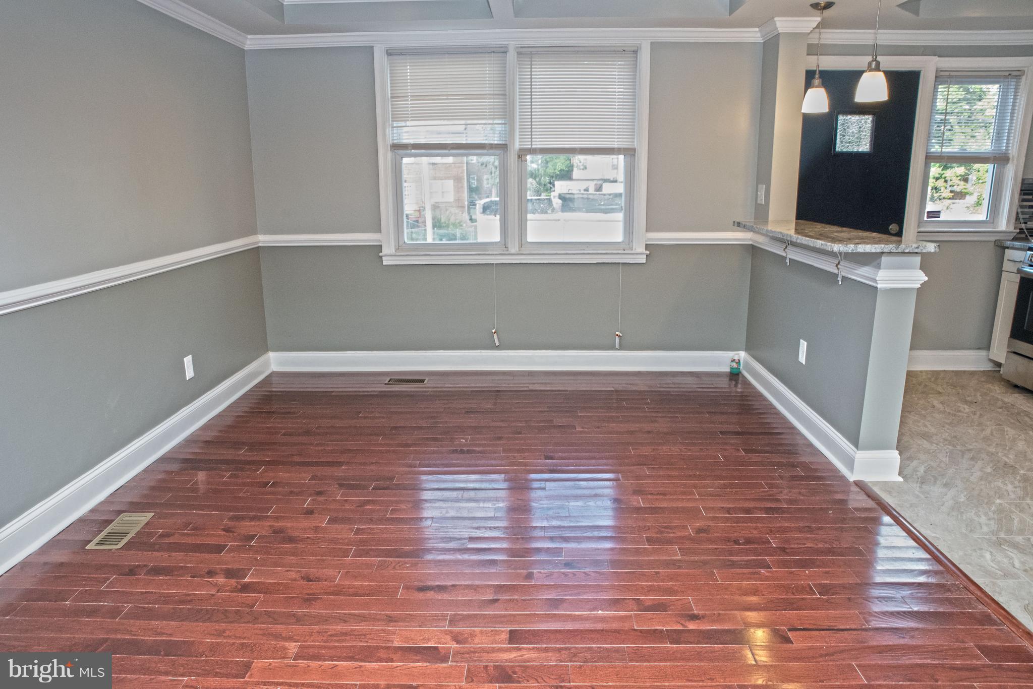 711 Wicklow Road Baltimore, MD 21229 - Photo 3 of 28 Interior (General)