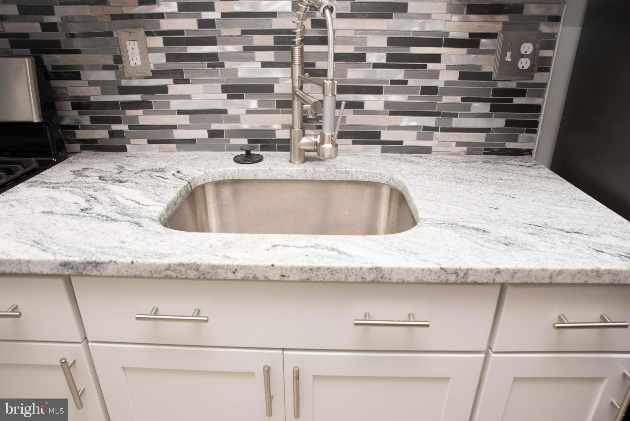 711 Wicklow Road Baltimore, MD 21229 - Photo 5 of 28 Interior (General)