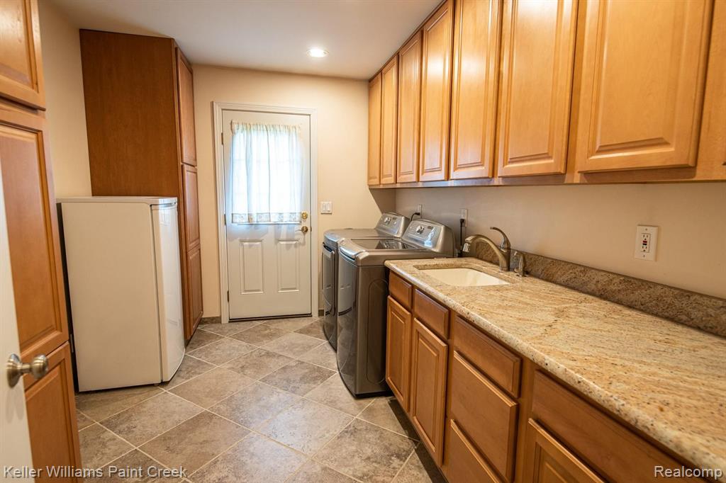 1285 East Gunn Road Rochester, MI 48306 - Photo 19 of 55 Gallery Image 19
