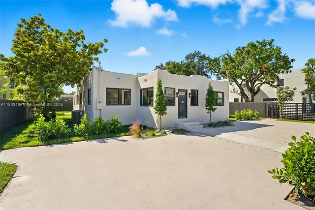 $1,250,000 | 2544 Southwest 19th Street, Miami, FL 33145