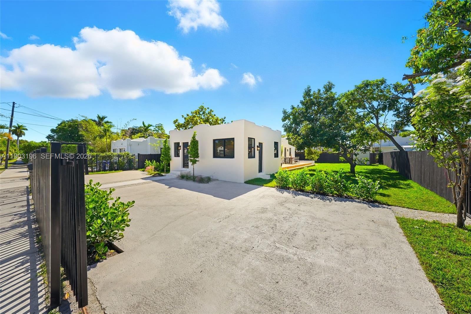 2544 Southwest 19th Street Miami, FL 33145 - Photo 3 of 68