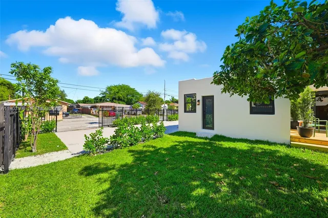 $1,250,000 | 2544 Southwest 19th Street, Miami, FL 33145