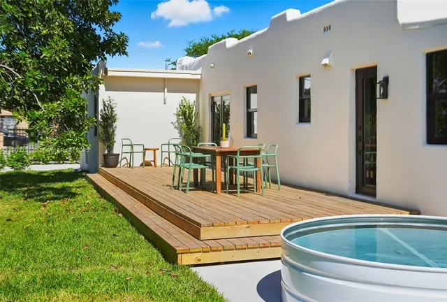 $1,250,000 | 2544 Southwest 19th Street, Miami, FL 33145