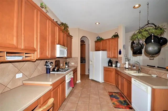 $2,350 | 3718 Tumbling Falls Drive, Manvel, TX 77578