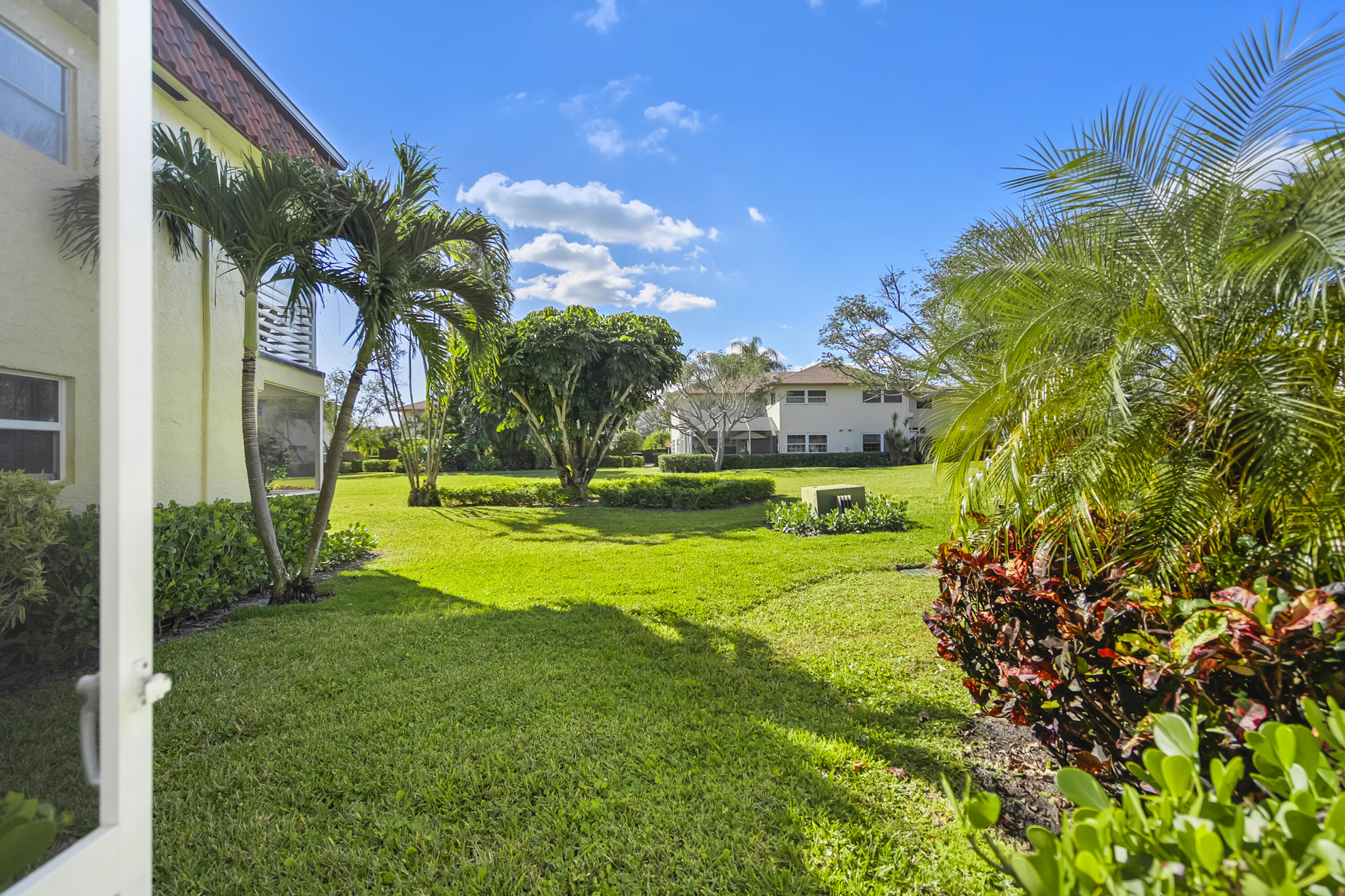 717 Highway 1, Unit 305 Jupiter, FL 33477 - Photo 33 of 51 a view of a park with palm trees