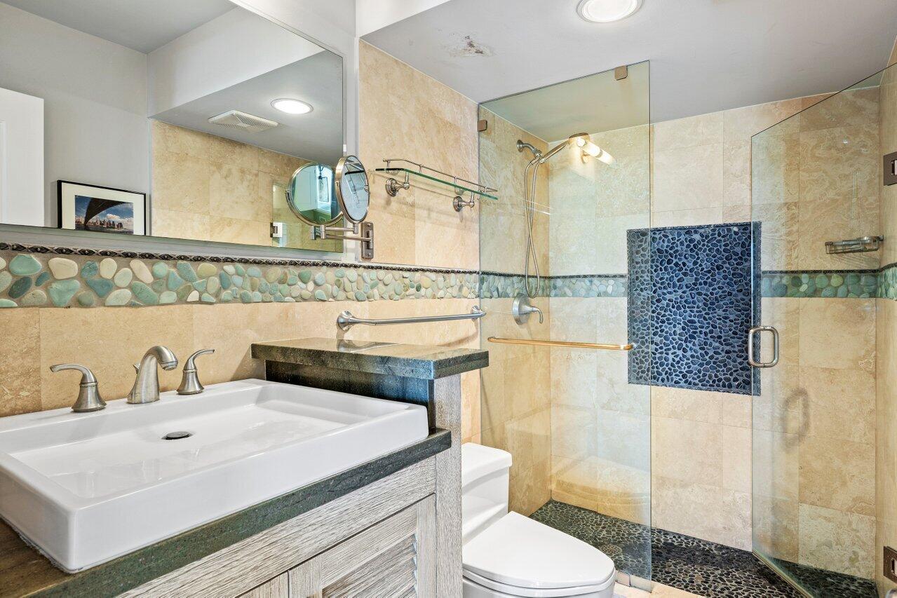 2800 South Ocean Boulevard, Unit 11C Boca Raton, FL 33432 - Photo 28 of 47 Guest Bath