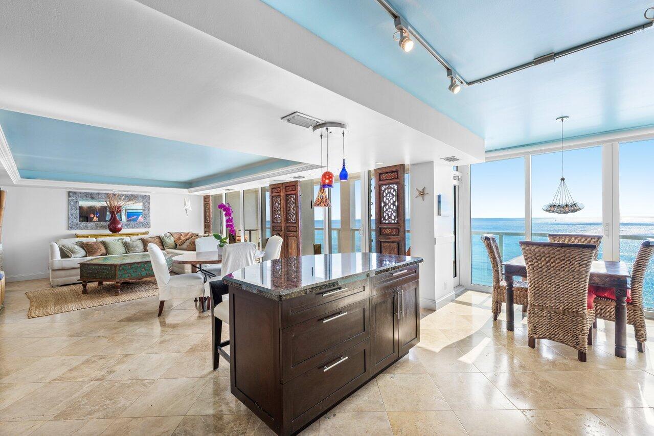 2800 South Ocean Boulevard, Unit 11C Boca Raton, FL 33432 - Photo 10 of 47 Kitchen