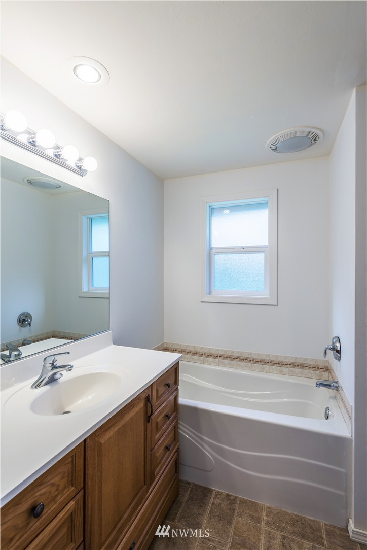 4120 R Avenue Anacortes, WA 98221 - Photo 11 of 20 Gallery Image 11