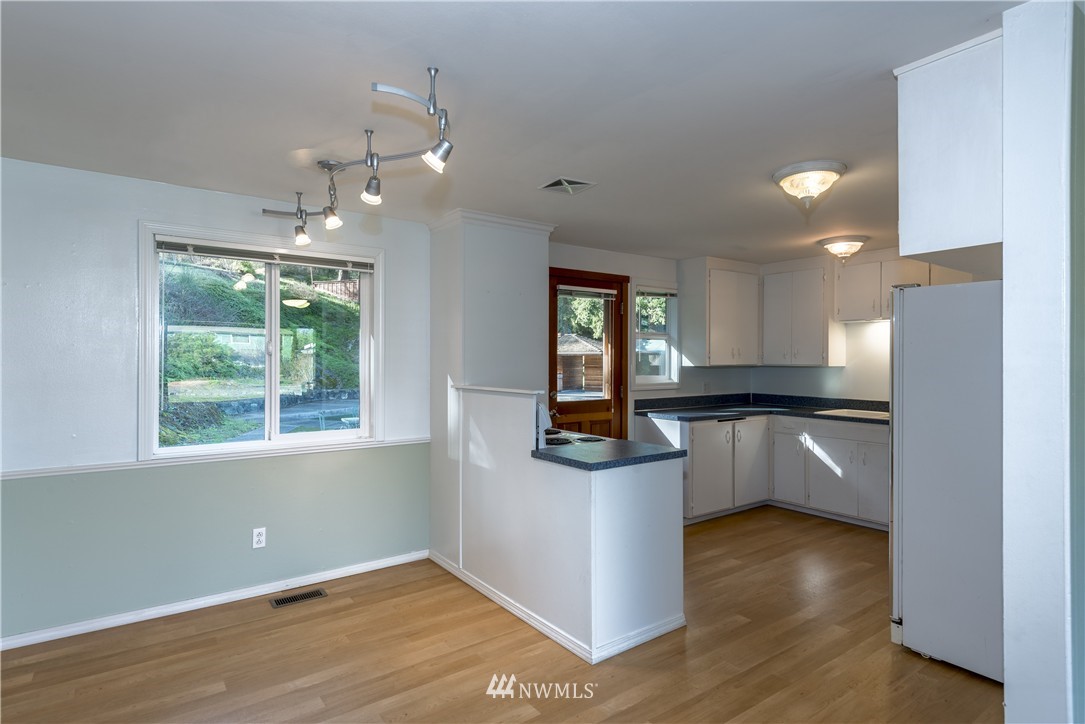 4120 R Avenue Anacortes, WA 98221 - Photo 4 of 20 Gallery Image 4