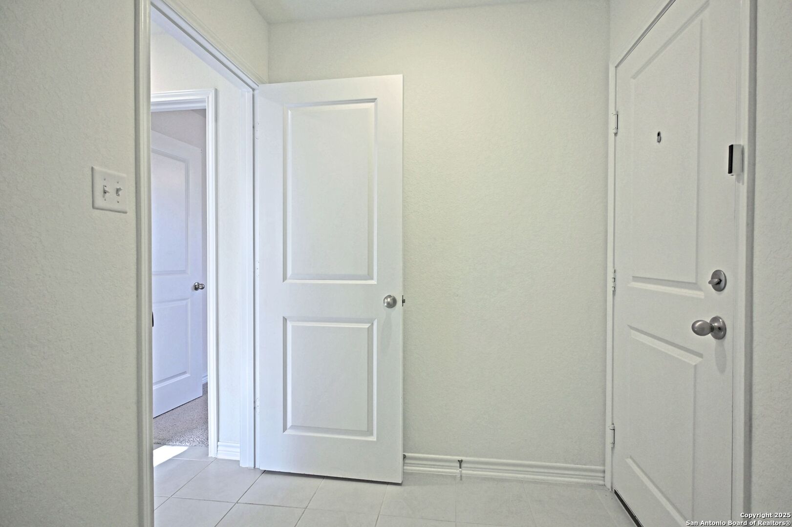 512 Dakota Creek New Braunfels, TX 78130 - Photo 25 of 38 a view of a bathroom