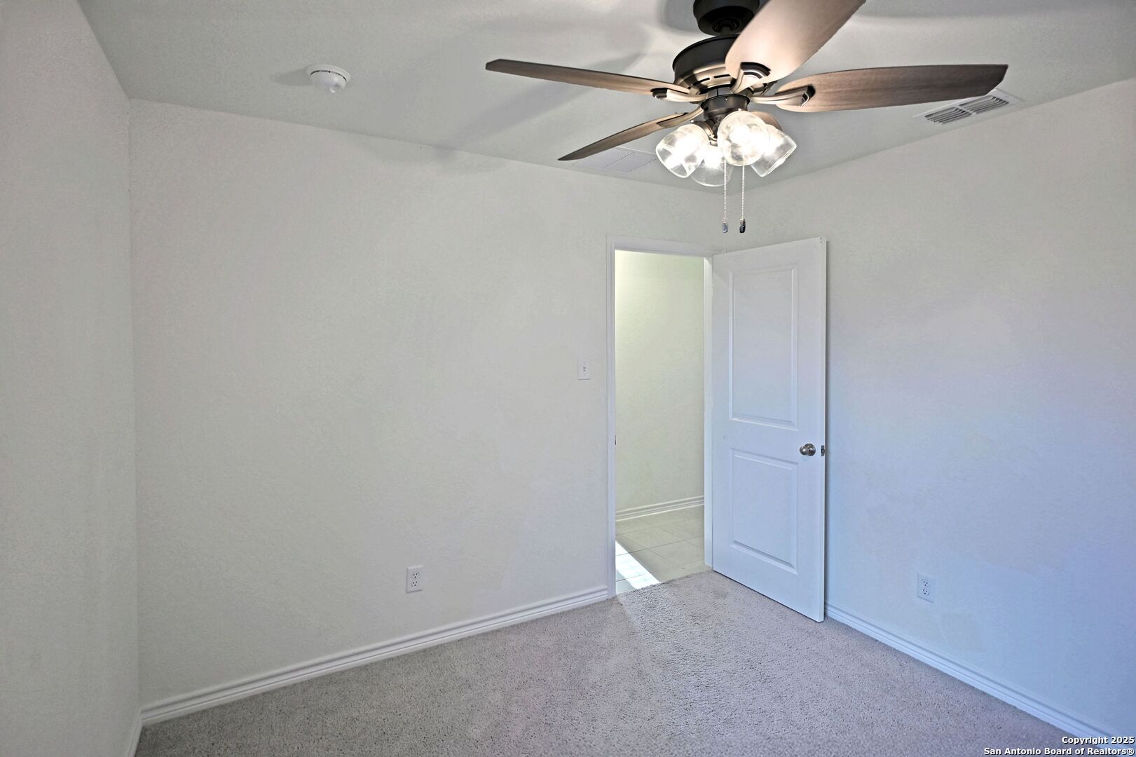 512 Dakota Creek New Braunfels, TX 78130 - Photo 28 of 38 a view of an empty room