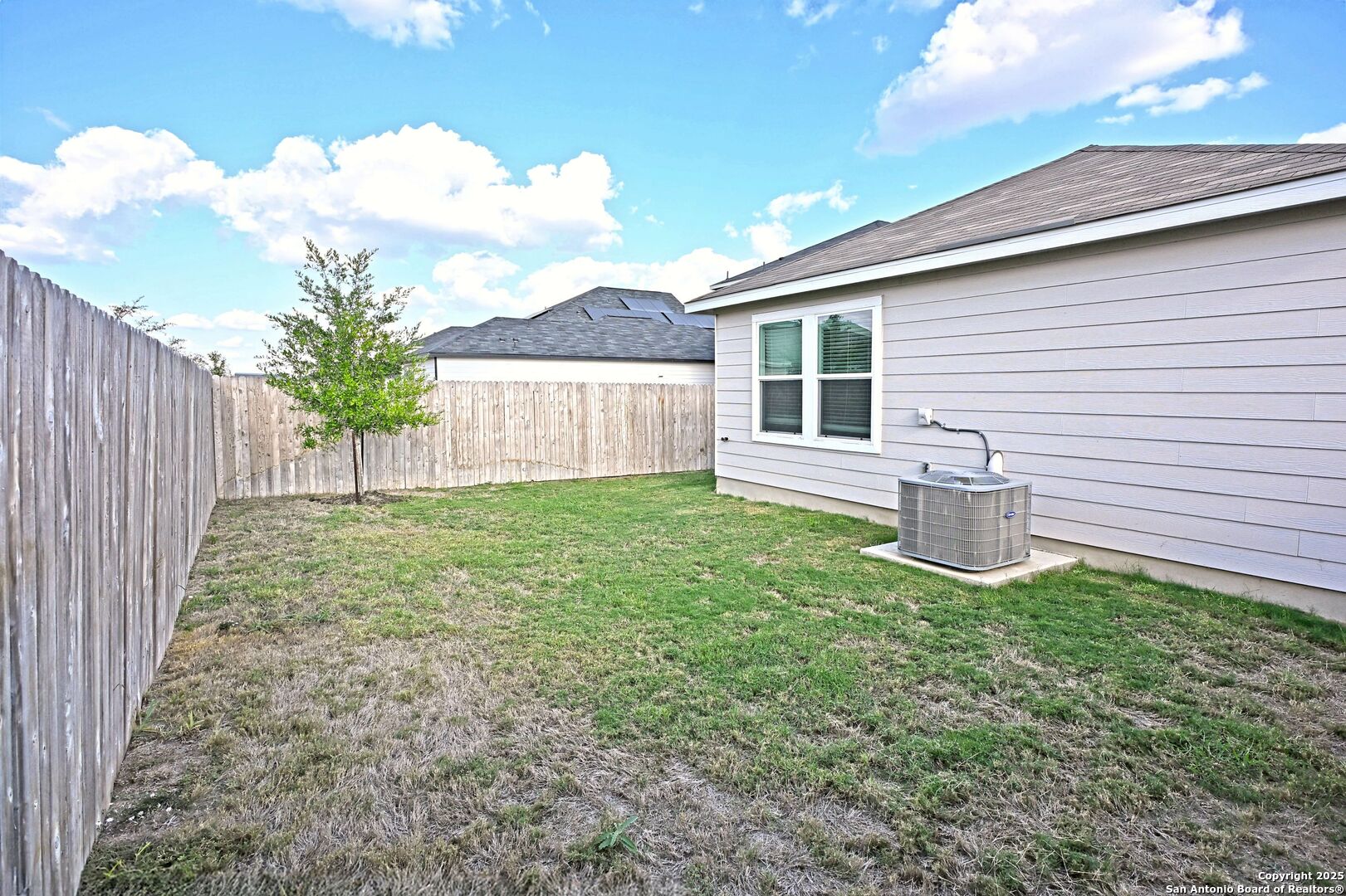 512 Dakota Creek New Braunfels, TX 78130 - Photo 32 of 38 a house view with a garden space