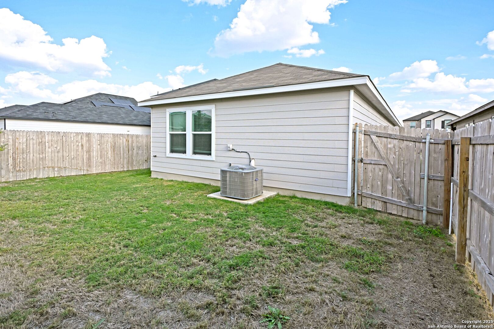 512 Dakota Creek New Braunfels, TX 78130 - Photo 33 of 38 a front view of a house with a yard