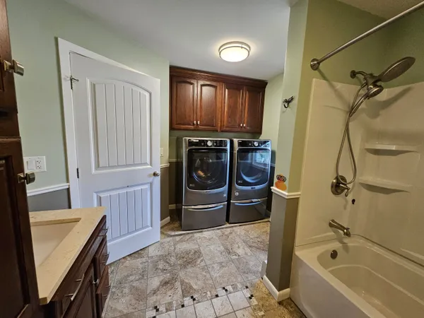 $895,000 | 5 Lake Shore Drive, Greene, ME 04236