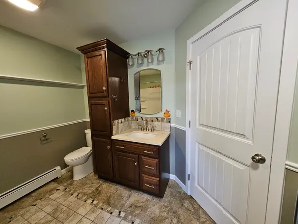 $895,000 | 5 Lake Shore Drive, Greene, ME 04236