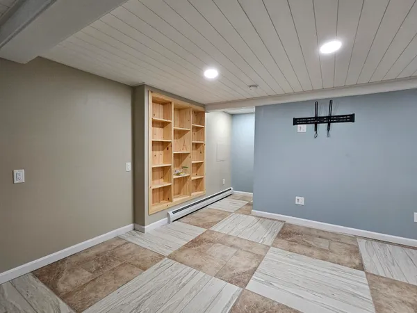 $895,000 | 5 Lake Shore Drive, Greene, ME 04236